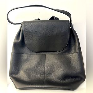 Cuyana Large 16” Leather Backpack in Black Pebbled Leather